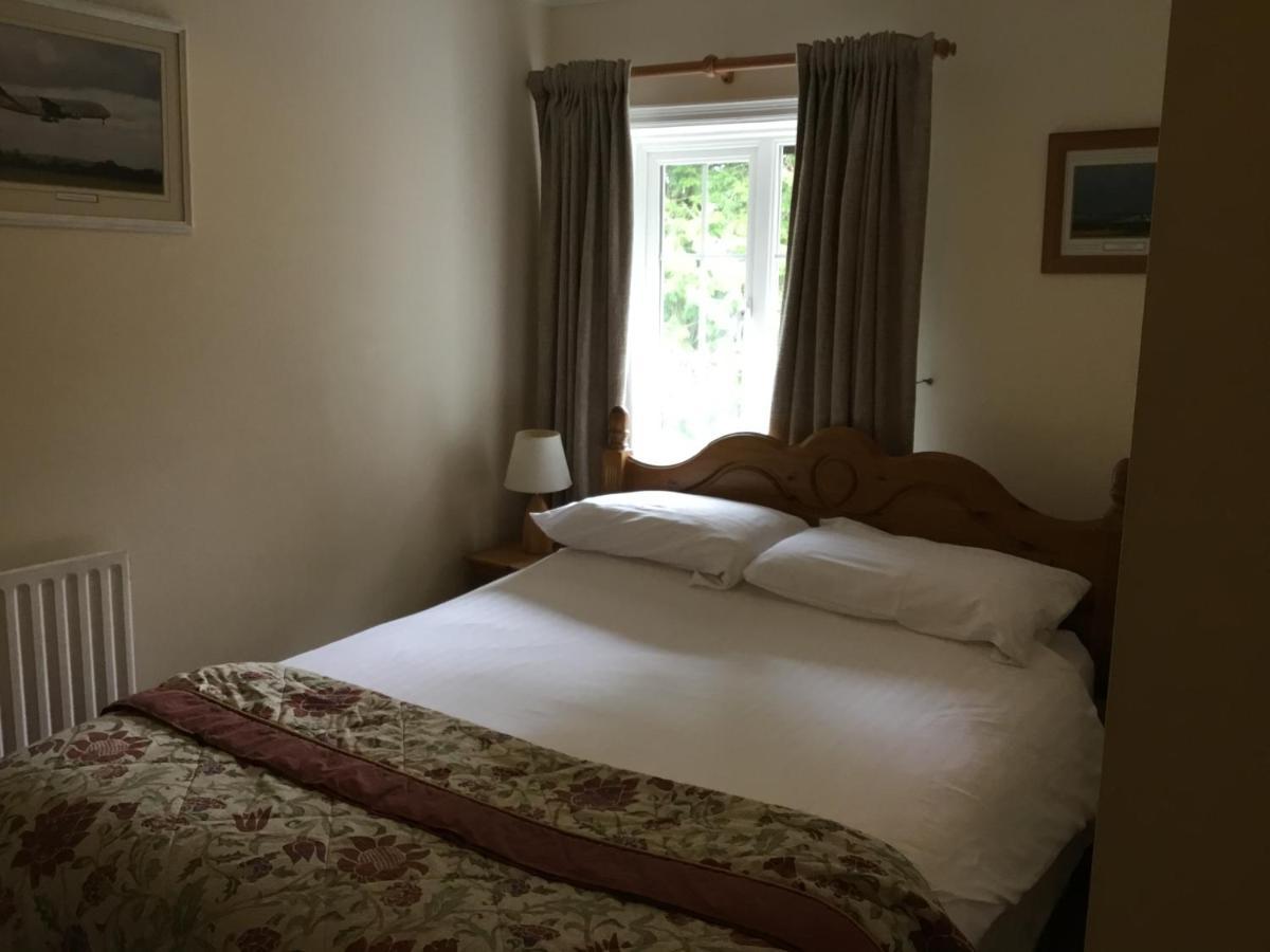 Bed and Breakfast The Manor House Crawley  Exterior foto