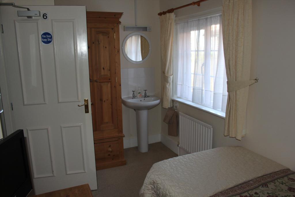 Bed and Breakfast The Manor House Crawley  Exterior foto