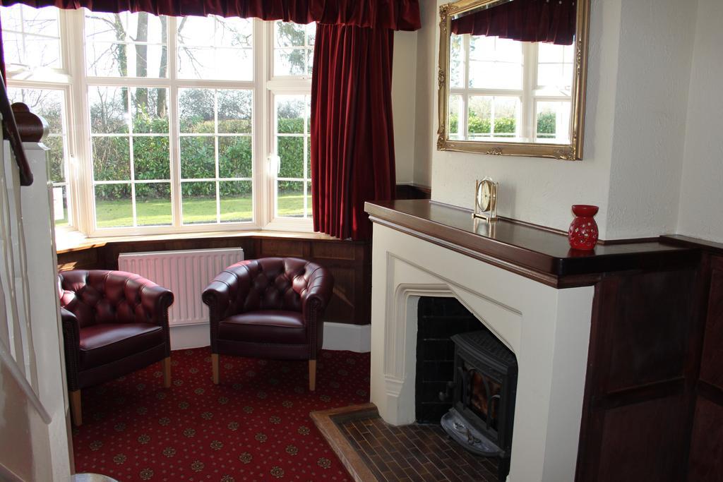 Bed and Breakfast The Manor House Crawley  Exterior foto